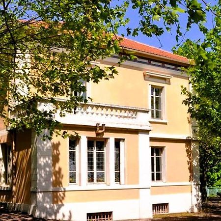 Villa Castel Maison-Table D'Hotes & Jardin-Refuge De Biodiversite Rillieux-la-Pape Dış mekan fotoğraf