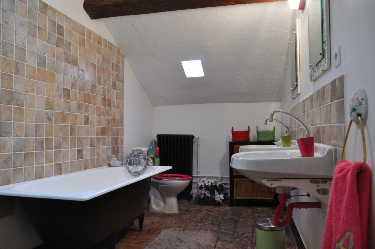 Villa Castel Maison-Table D'Hotes & Jardin-Refuge De Biodiversite Rillieux-la-Pape Dış mekan fotoğraf
