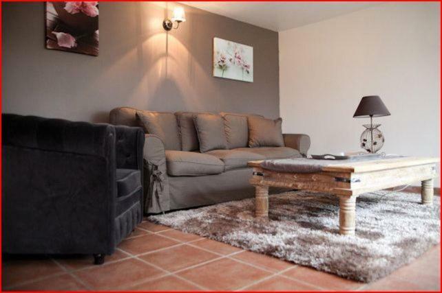 Villa Castel Maison-Table D'Hotes & Jardin-Refuge De Biodiversite Rillieux-la-Pape Dış mekan fotoğraf