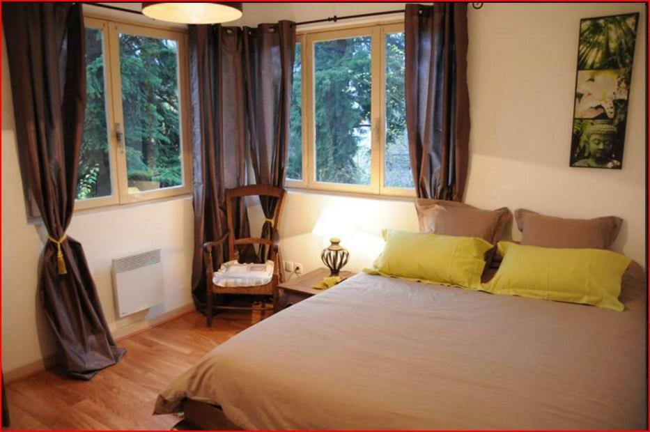 Villa Castel Maison-Table D'Hotes & Jardin-Refuge De Biodiversite Rillieux-la-Pape Dış mekan fotoğraf